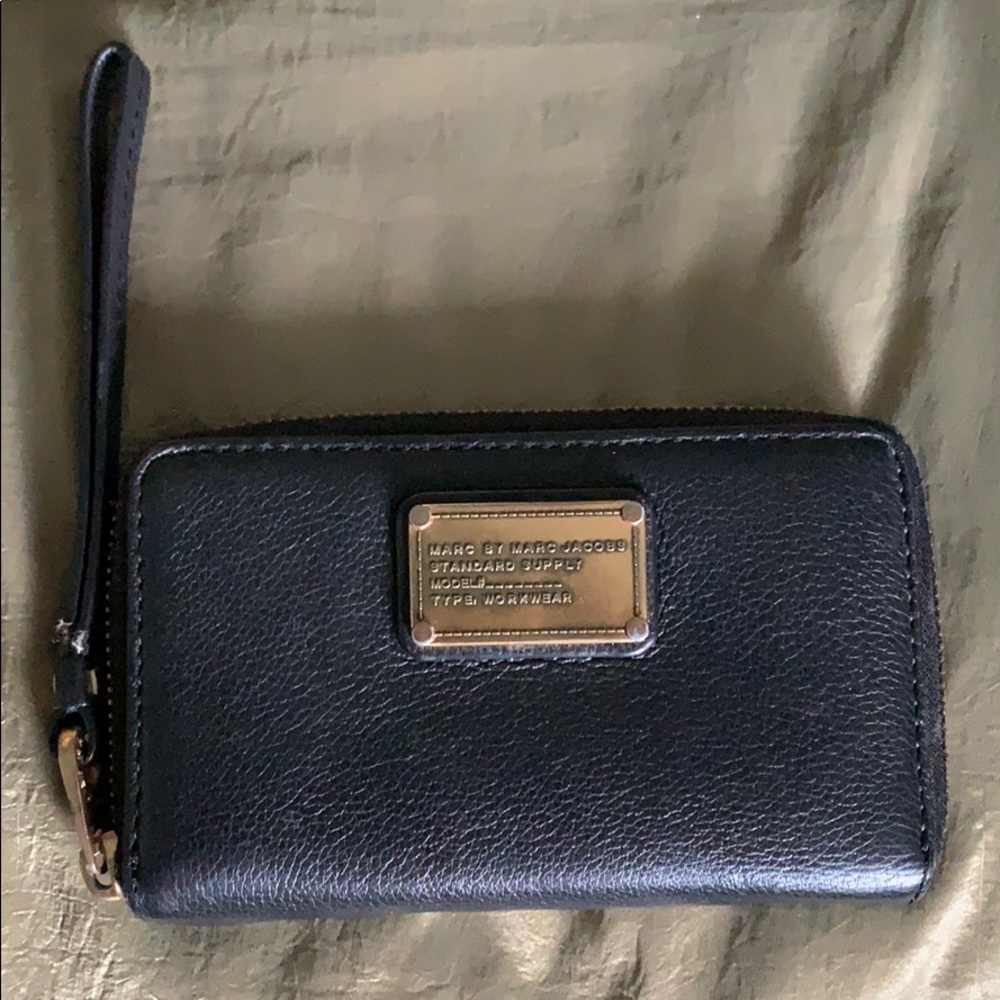 Marc Jacobs wristlet wallet